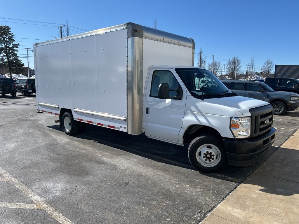 2024 Ford E-350SD Base Cutaway