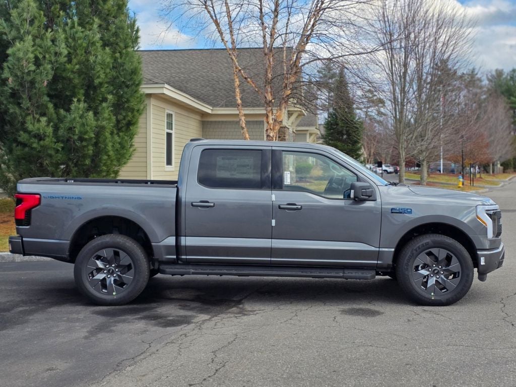 2025 Ford F-150 Lightning Flash