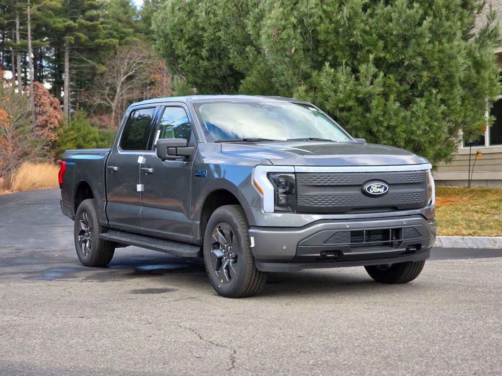 2025 Ford F-150 Lightning Flash
