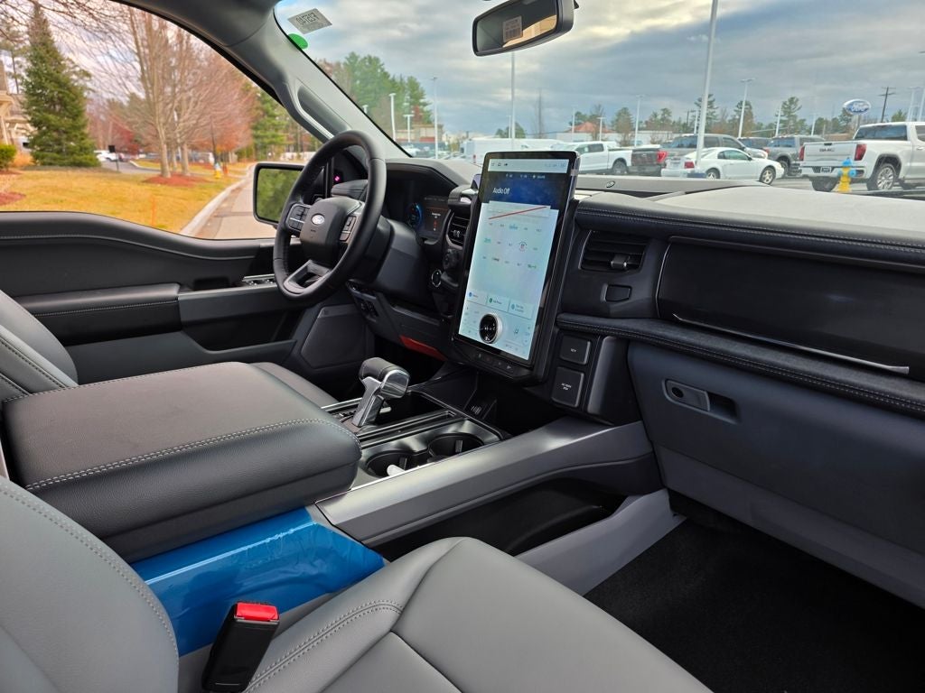 2025 Ford F-150 Lightning Flash