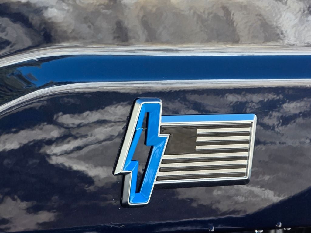 2025 Ford F-150 Lightning Flash