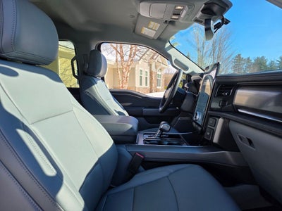 2025 Ford F-150 Lightning Flash