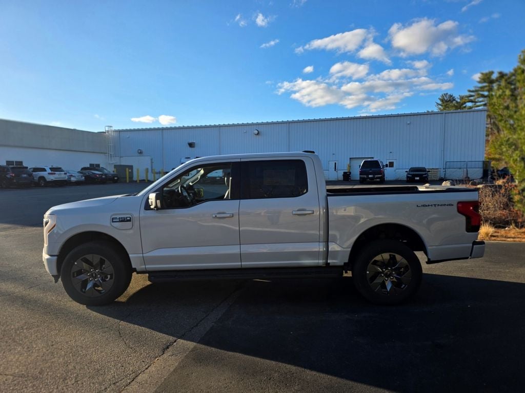 2025 Ford F-150 Lightning Flash
