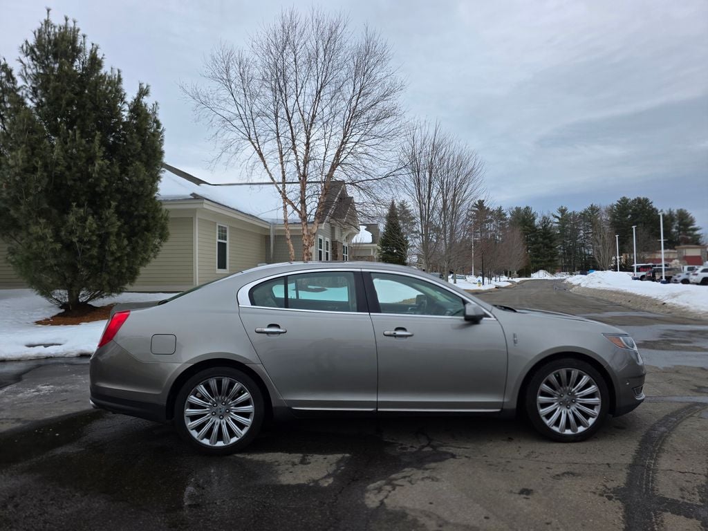 2016 Lincoln MKS Base