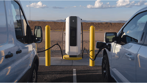 2 ev for car charging at ev station